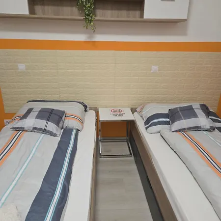 Orsi Apartment *